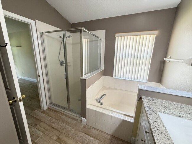 Building Photo - Groveland Home with community pool