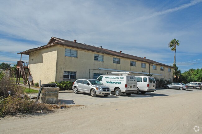 Building Photo - 318 Arricola Ave