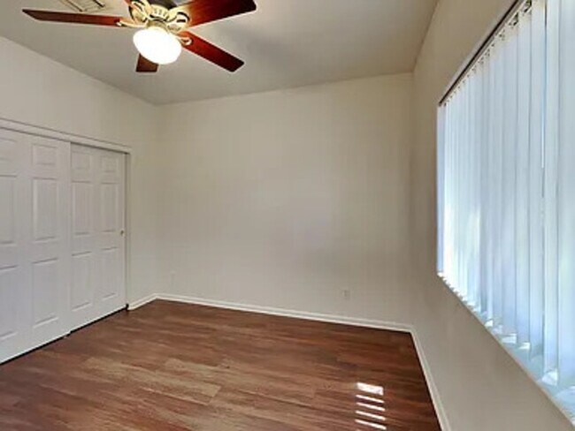 Building Photo - 3002 E Jeanette Ct