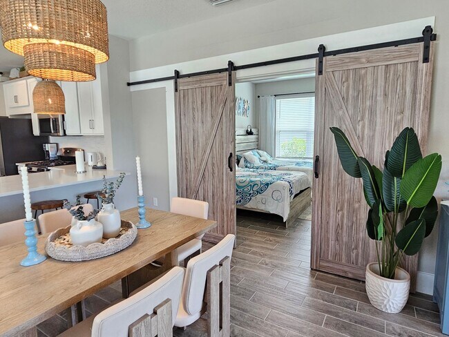 Building Photo - Annual Furnished or Seasonal Short-Term 4 Bedroom 2.5 Bathroom Home in Palmero!