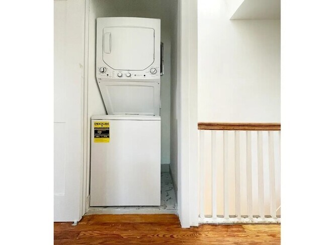 Building Photo - 62-30 60th Dr