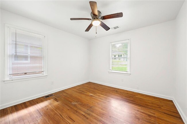 Building Photo - 509 Park Valley Dr NW