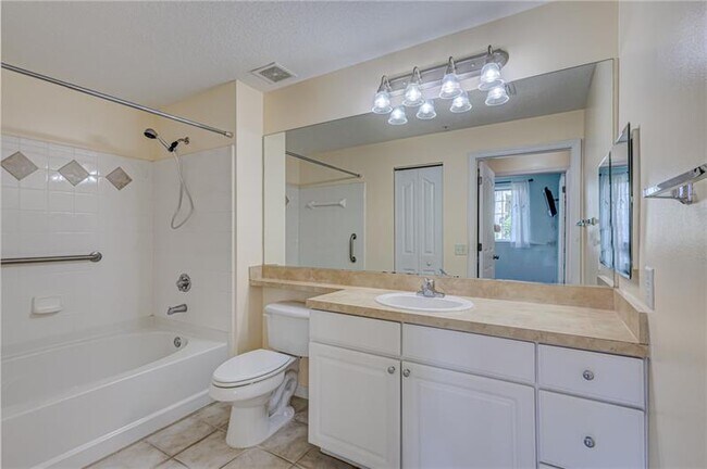 Building Photo - 9833 Baywinds Blvd