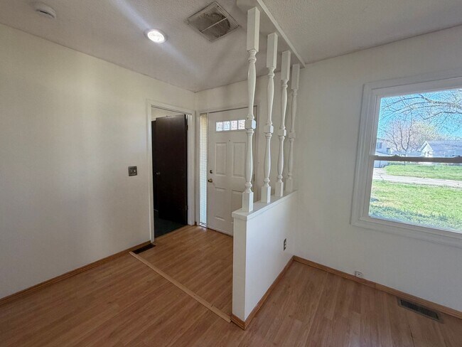 Building Photo - 2310 Blackthorn Dr