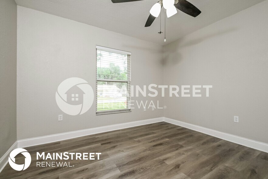 Building Photo - 2330 Northview Dr
