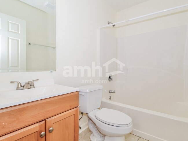 Building Photo - 2626 Bow Hunter Dr