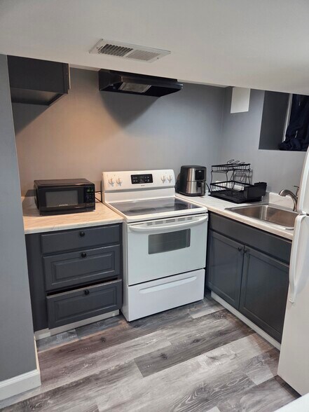 Building Photo - 54 Broadship Rd