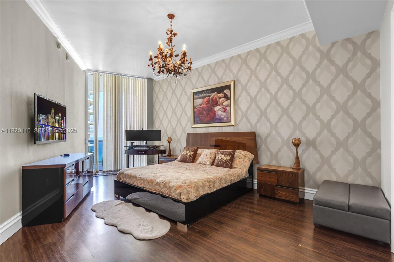 Building Photo - 16001 Collins Ave