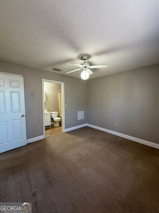 Building Photo - 409 Baltic Ct