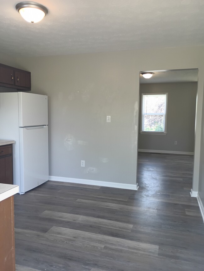 Building Photo - 201 Dove Dr