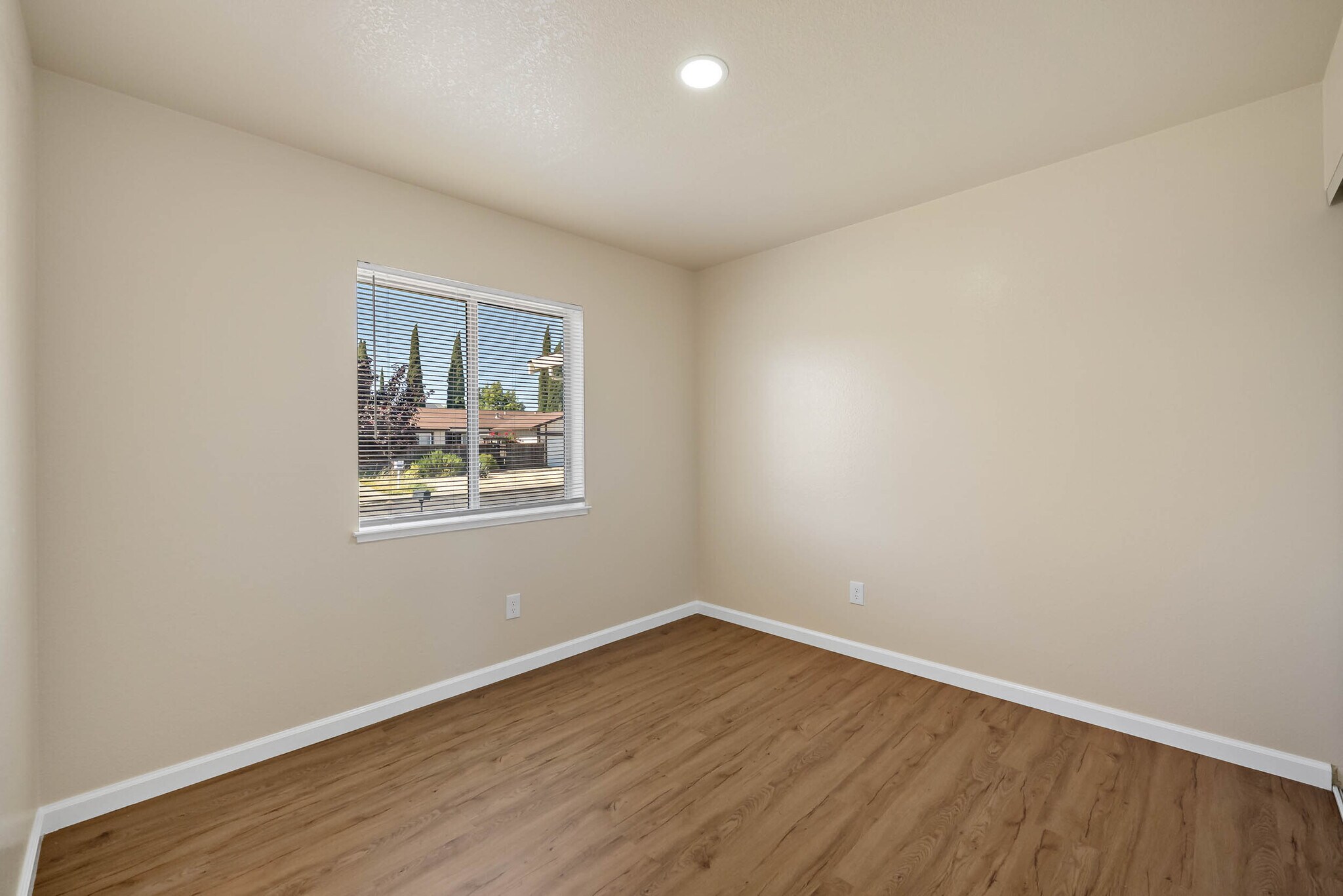 Building Photo - 1401 Prospect Way