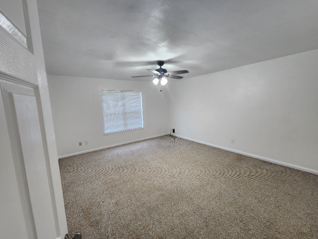 Building Photo - 300 Hurdle Dr