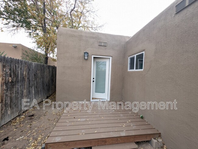 Building Photo - 1202 Truman St SE