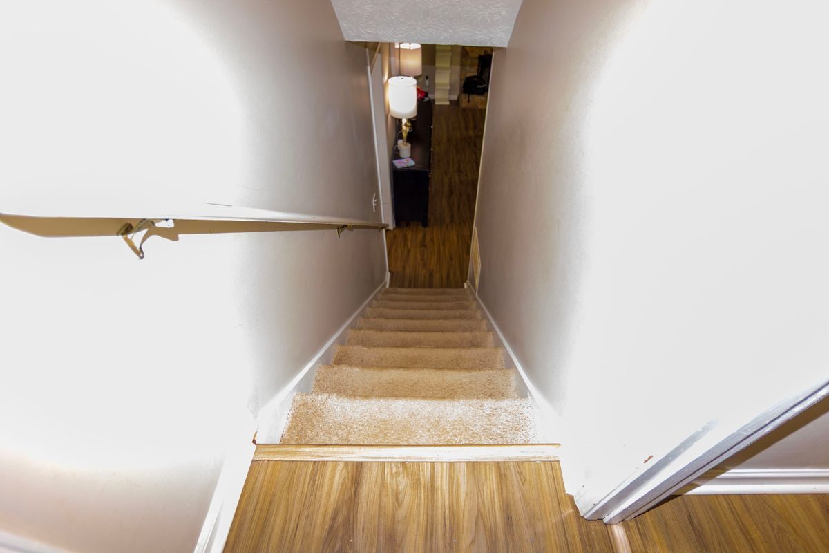 Building Photo - 917 Chartley Dr SW