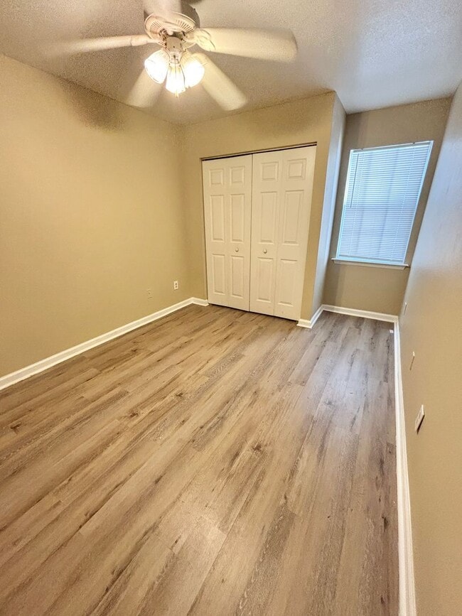Building Photo - Modern 4BR/4BA Townhouse Near FAMU & North...