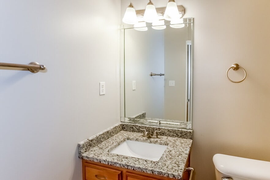 Building Photo - 9186 Tahoe Dr