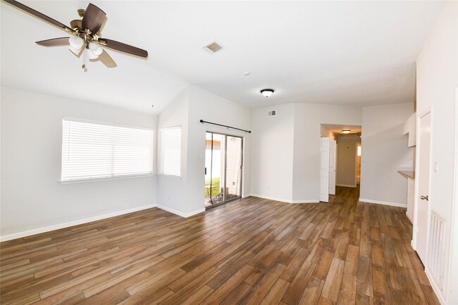 Building Photo - 8558 Laurel Trails Dr