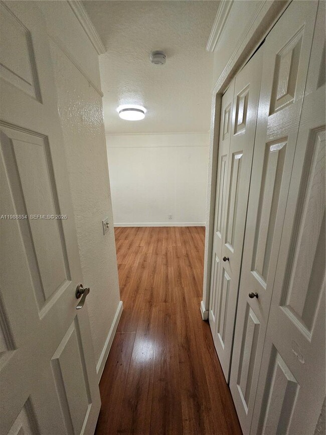 Building Photo - 4279 Greenbriar Ln