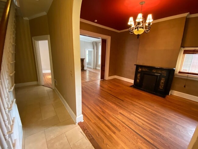 Building Photo - Short North - Victorian Village Single Family Brick House