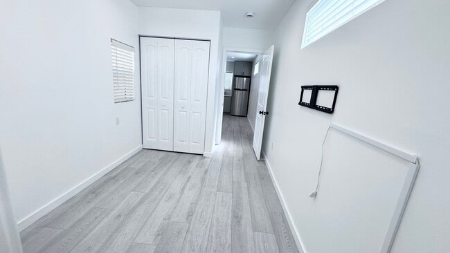 Building Photo - Charming Newly Renovated 1-Bedroom Home in...