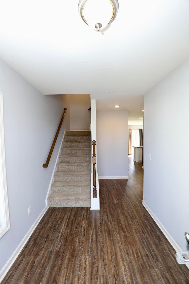 Building Photo - 1009 Providence Plantation Dr