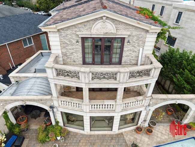 Building Photo - 2626 National Dr