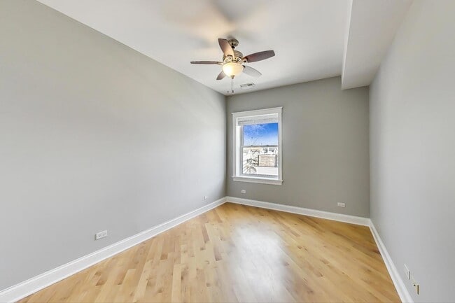 Building Photo - 1910 N Washtenaw Ave