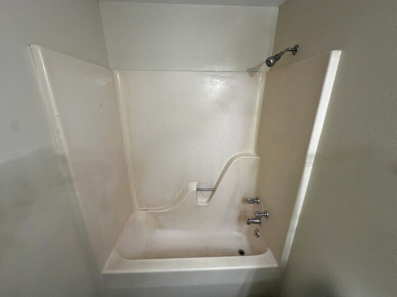 Building Photo - 111 Mallard Dr