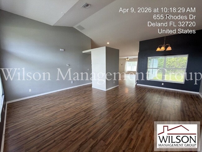 Building Photo - 655 Rhodes Dr