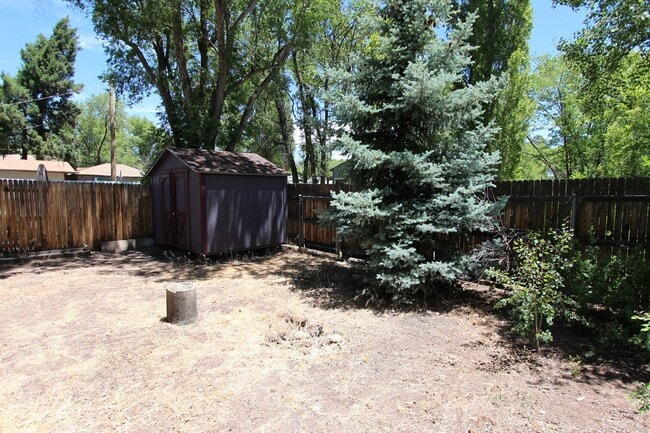 Building Photo - Charming Single-Story Home Near NAU | Fenced Yard + Fireplace