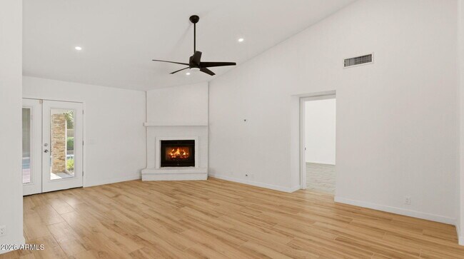Building Photo - 15221 North 42nd Pl