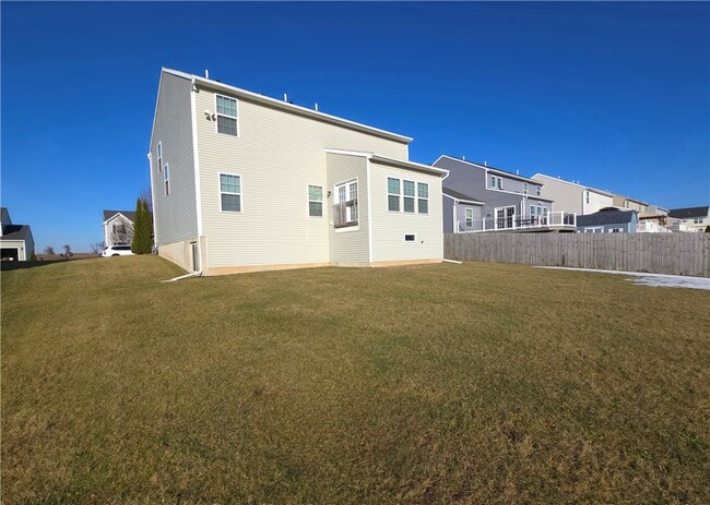 Building Photo - 251 Elmcrest Rise