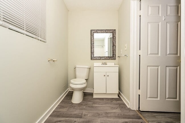 Building Photo - 4868 Bartlett Ct