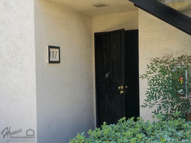 Building Photo - Homes Management - 1 Bed, 1 Bath Condo in Vermont Villas