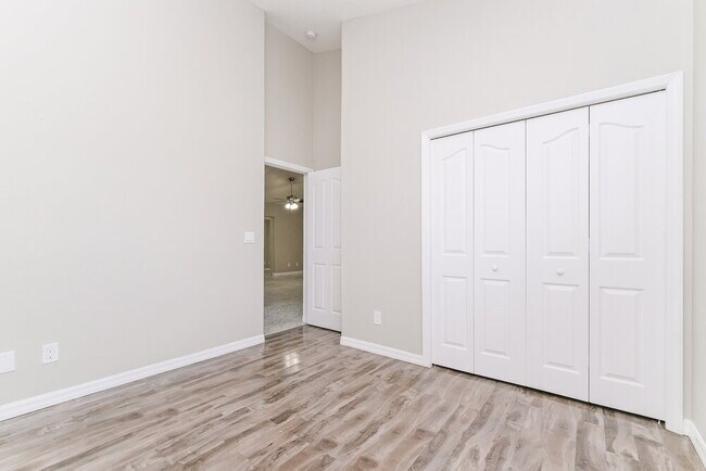 Building Photo - 10402 Barnett Loop