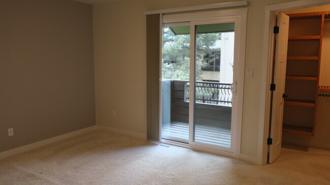 Building Photo - 2979 Shady Holw E