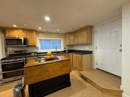 Building Photo - 16 Homestead Ave