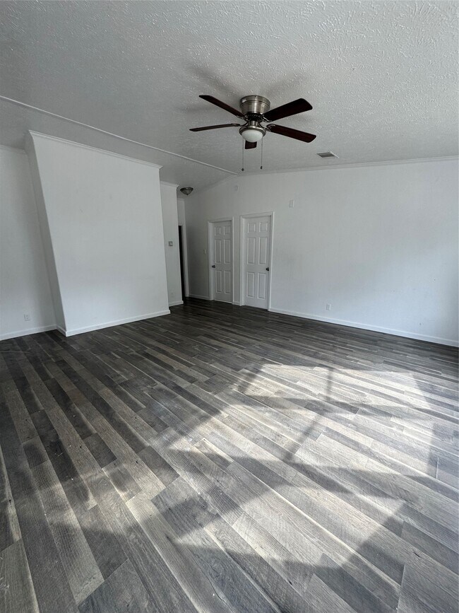 Building Photo - 12011 Greensbrook Forest Dr