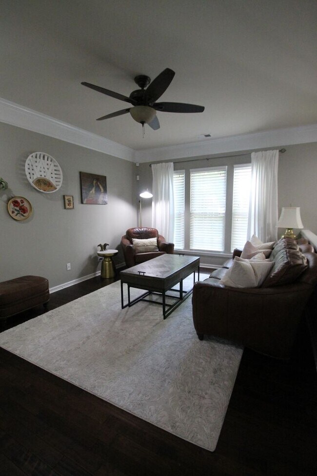 Building Photo - Exclusively Offered by Muse Realty Rentals...