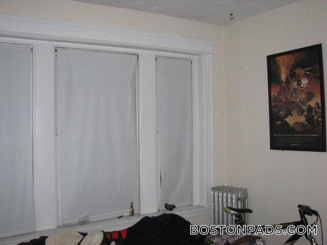 Building Photo - 204 Hemenway St