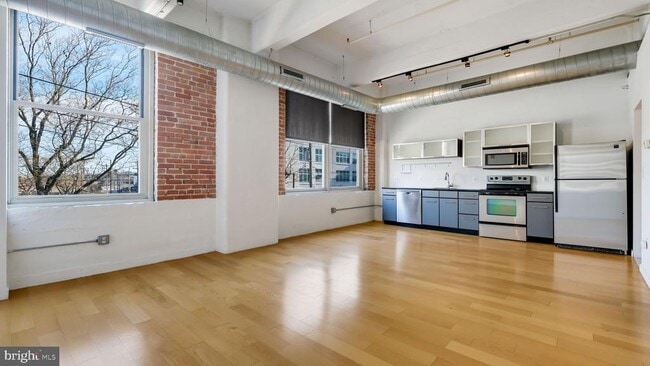 Building Photo - 444 N 4th St