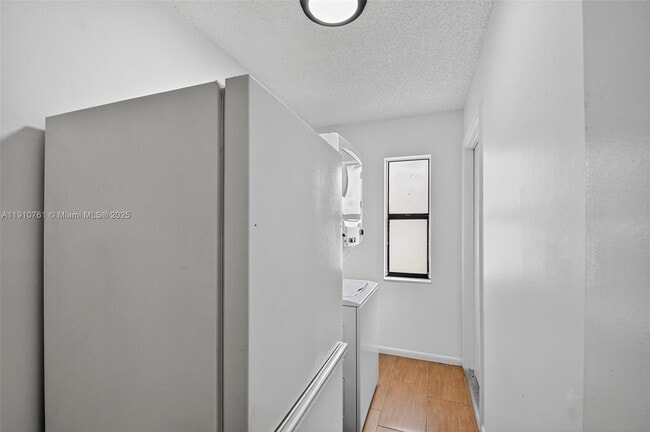 Building Photo - 9721 Majestic Way