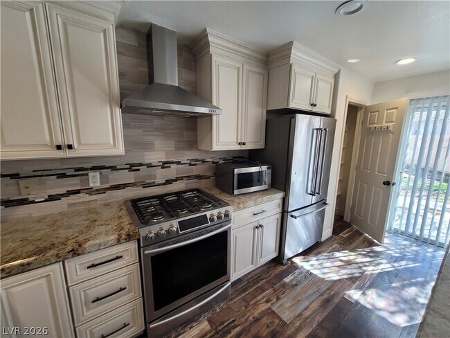 Building Photo - 10799 Flame Vine Ct