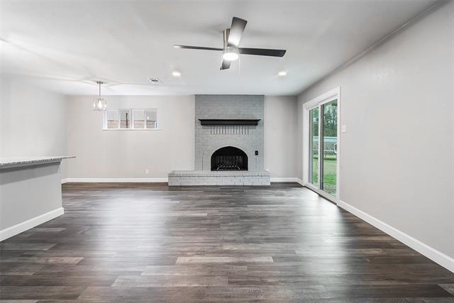 Building Photo - 813 S Valentine Dr