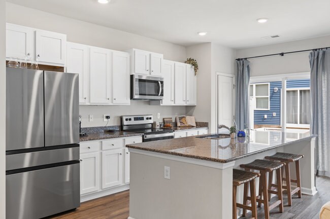 Building Photo - 4686 Wildaire Ln