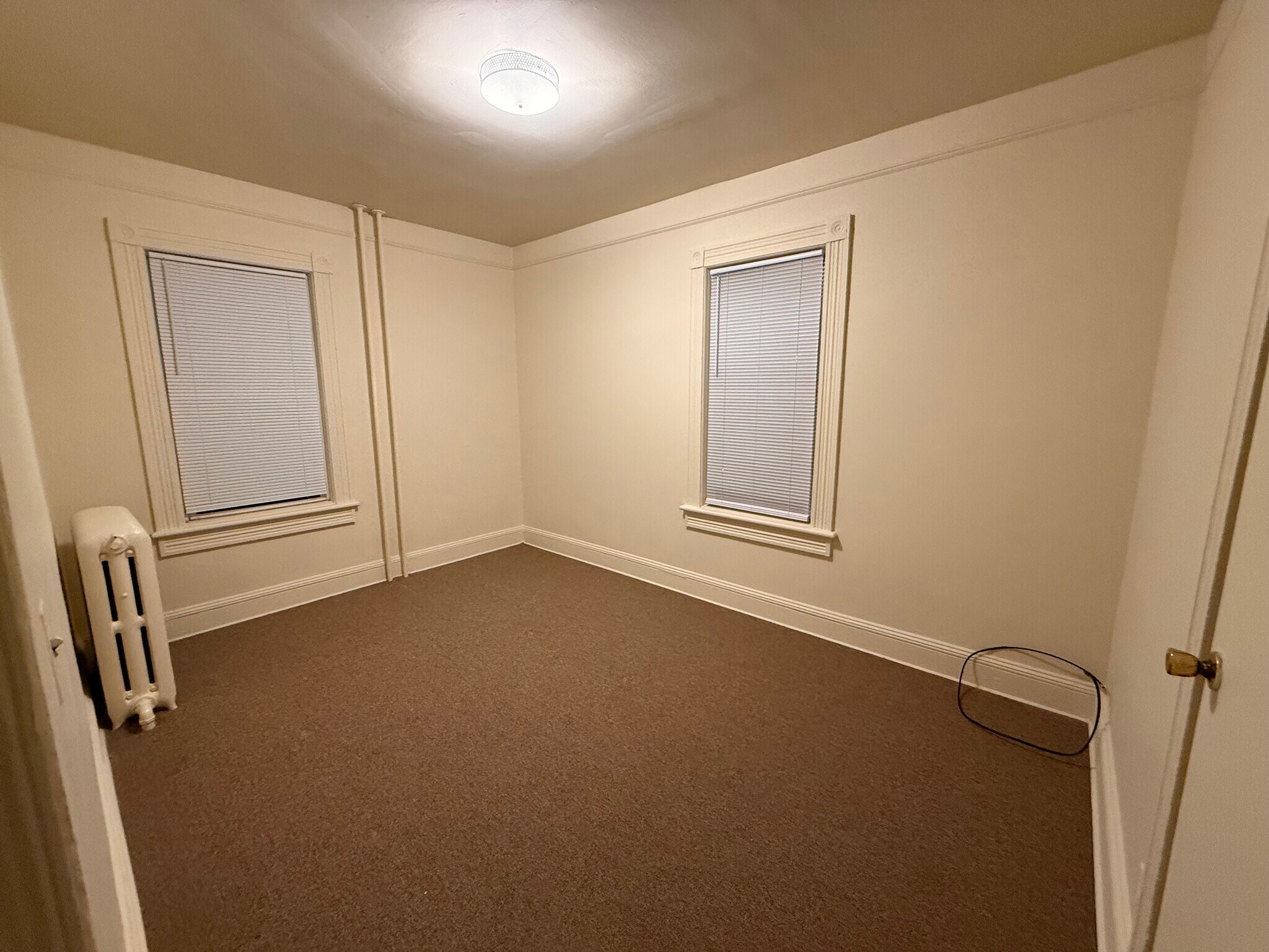 Building Photo - 105 Linden St