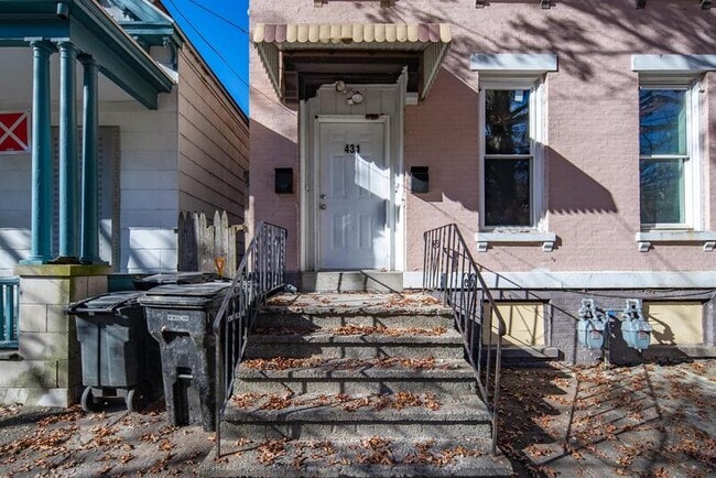 Building Photo - 431 10th St