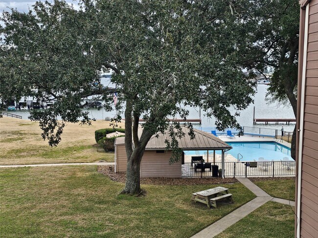 Building Photo - 15575 Marina Dr