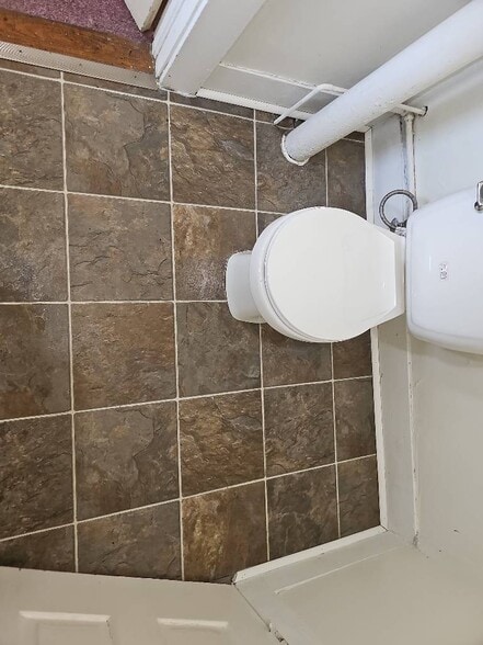 Building Photo - 614 Water St