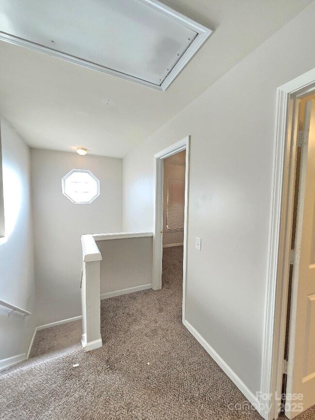 Building Photo - 5320 Peach Pl Ln